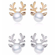 Load image into Gallery viewer, Crystal Antler Pearl Earrings & Necklace Set