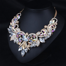 Load image into Gallery viewer, Shine Crystal Flower Necklace