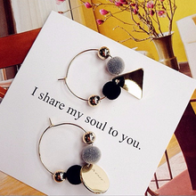 Load image into Gallery viewer, Pom Pom Earrings