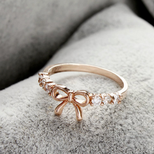 Load image into Gallery viewer, Rhinestone Bow Midi Ring
